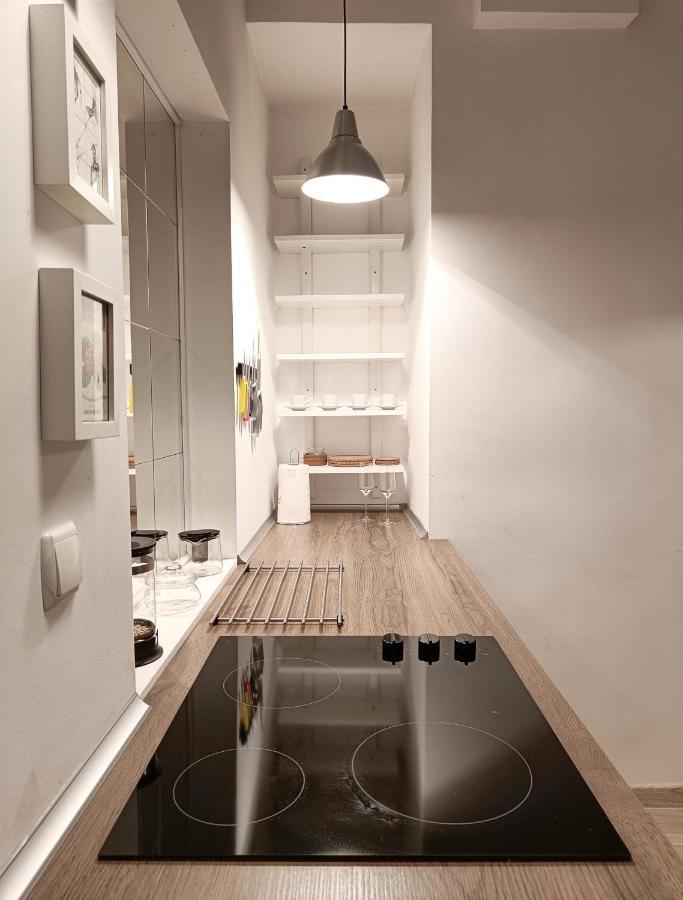 סופיה Newly Refurbished Apartment In The City Center מראה חיצוני תמונה